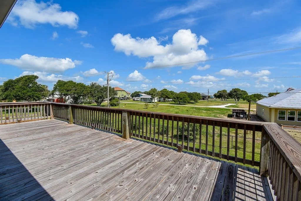 Photo of 1039 Bayview Drive
