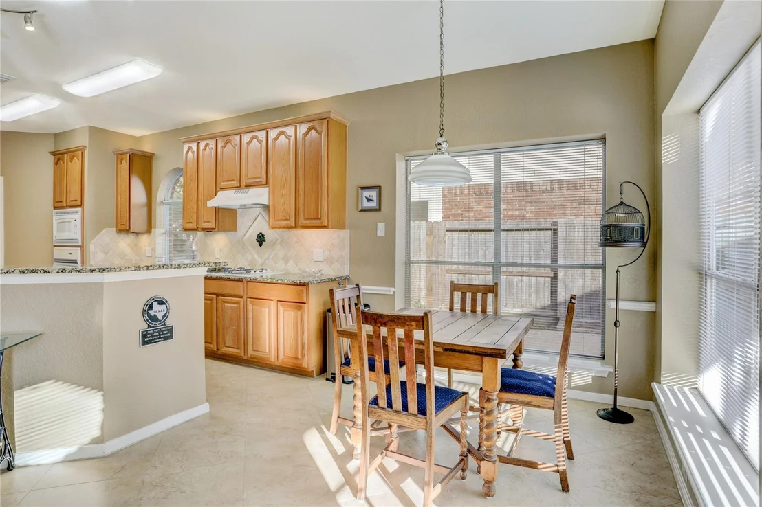 Photo of 2807 Red Oak Lane