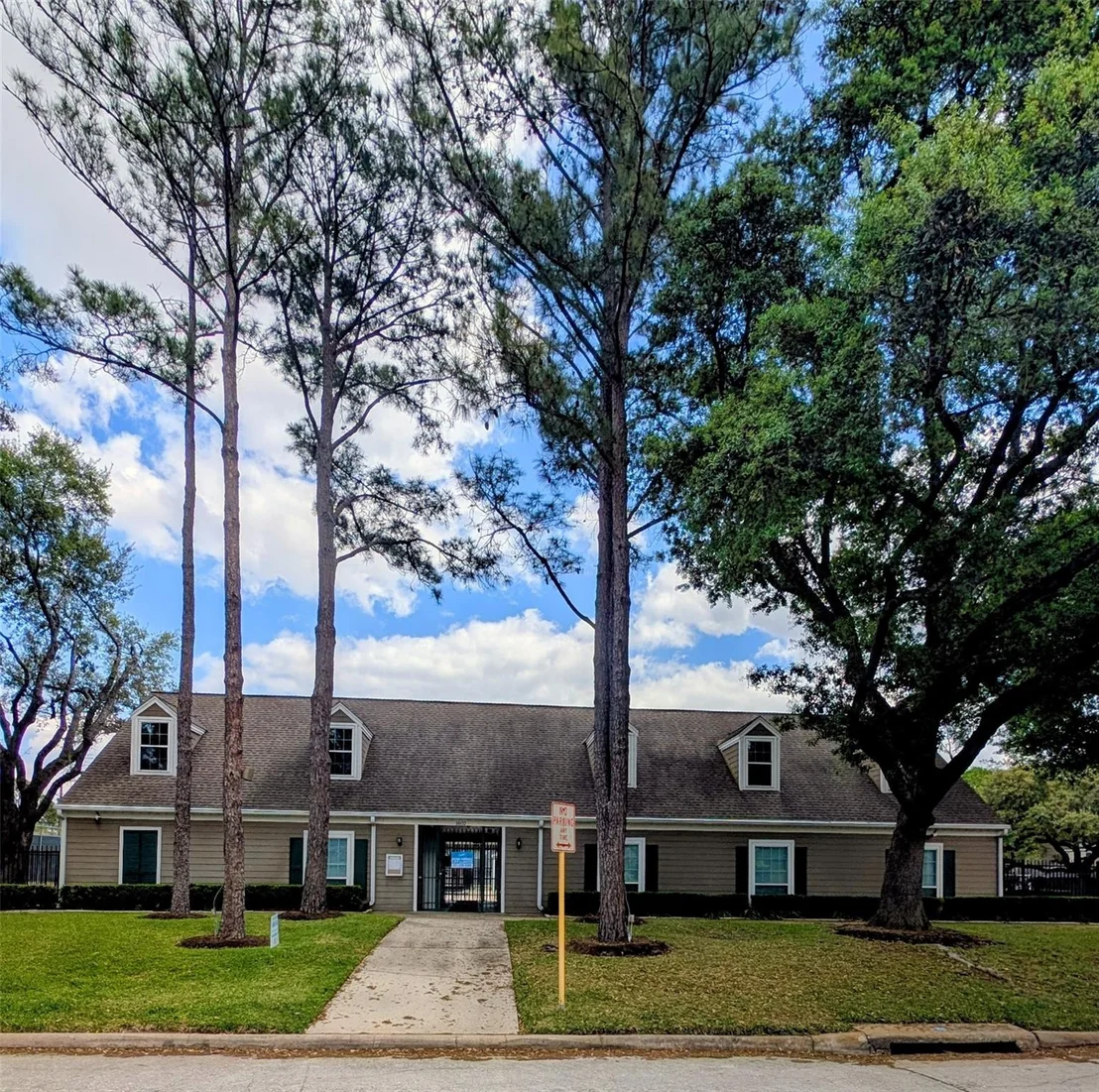 Photo of 22338 Wetherburn Lane