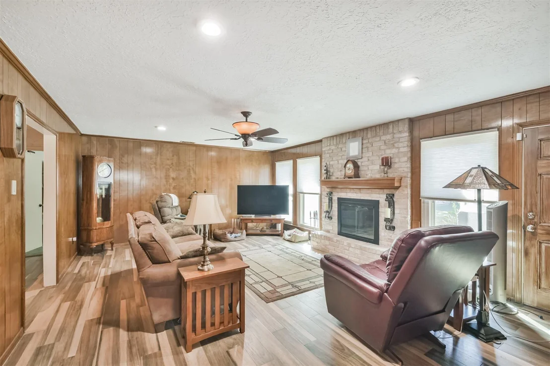 Photo of 1602 N Hollow Drive