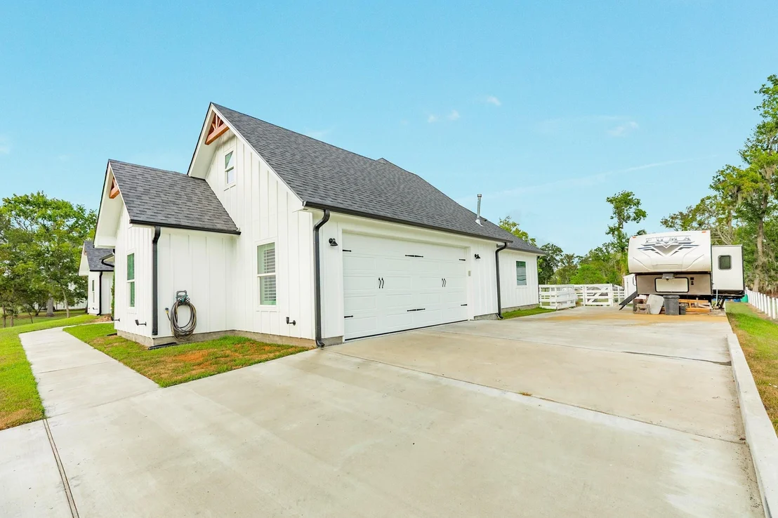 Photo of 206 Black Oak Dr