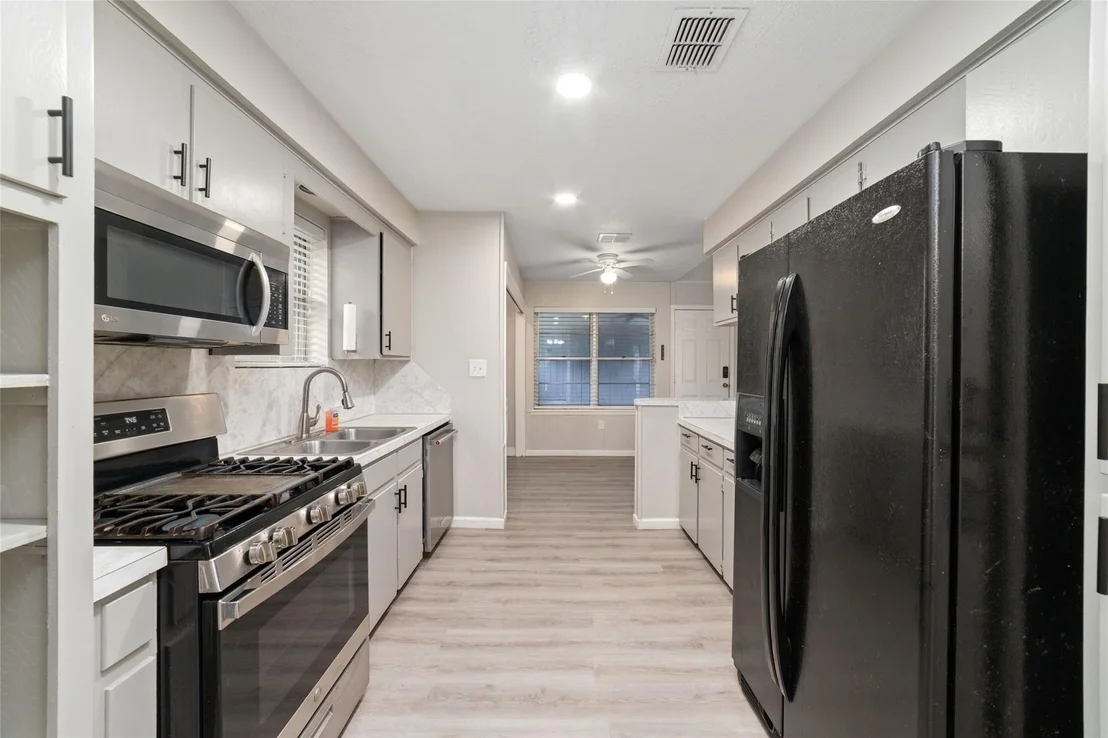 Photo of 23303 Canyon Lake Drive