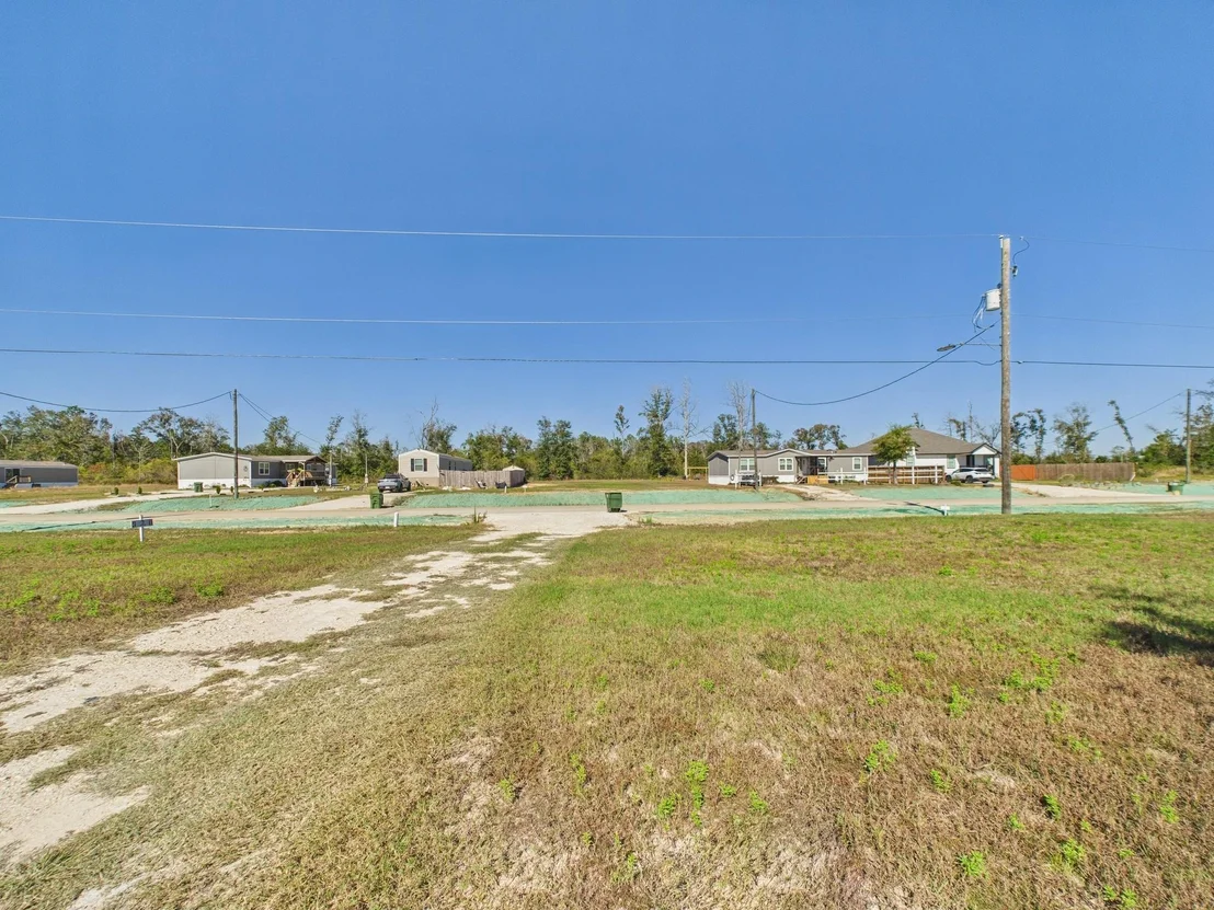 Photo of 1018 Exotic Pines Drive