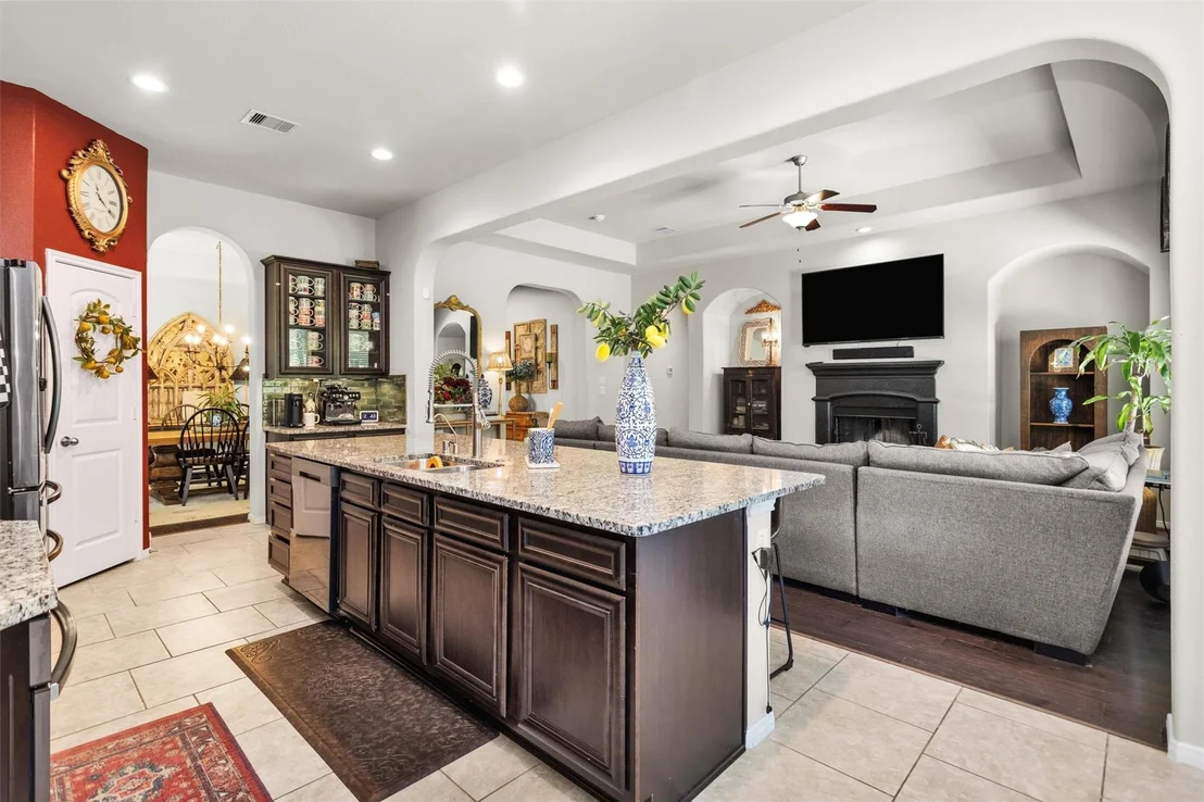Photo of 9184 White Tail Drive
