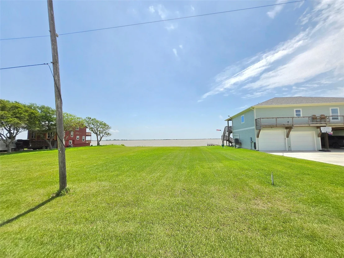 Photo of 1664 W Bayshore Drive