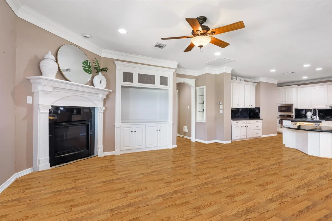 Photo of 5442 Lakeshore Drive