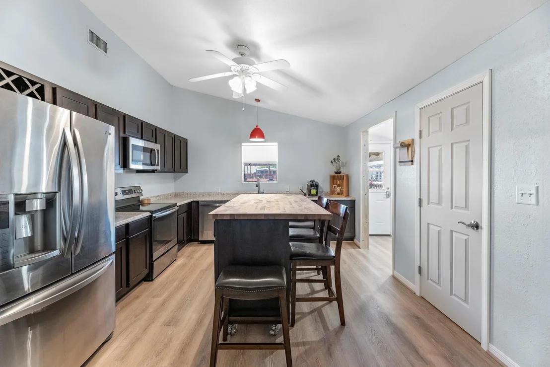 Photo of 518 Marine Way