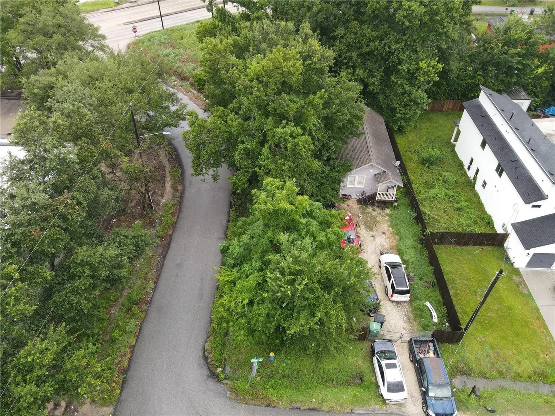 Photo of 7900 Tower Street