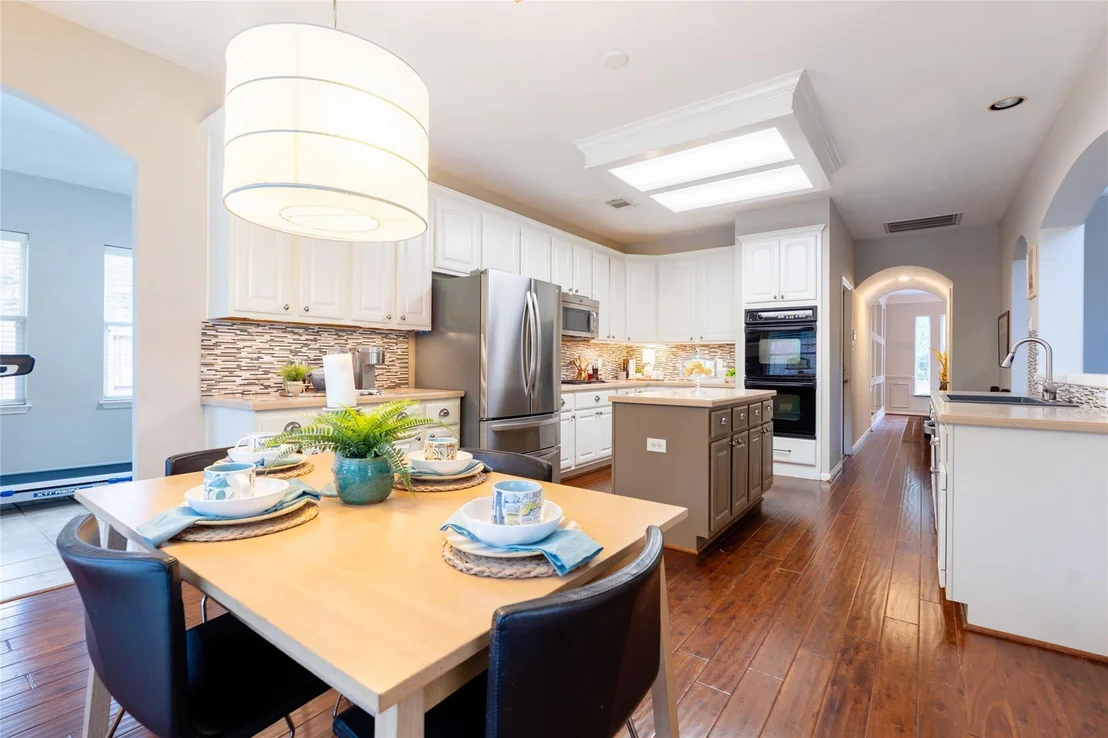 Photo of 150 Goldenvine Court