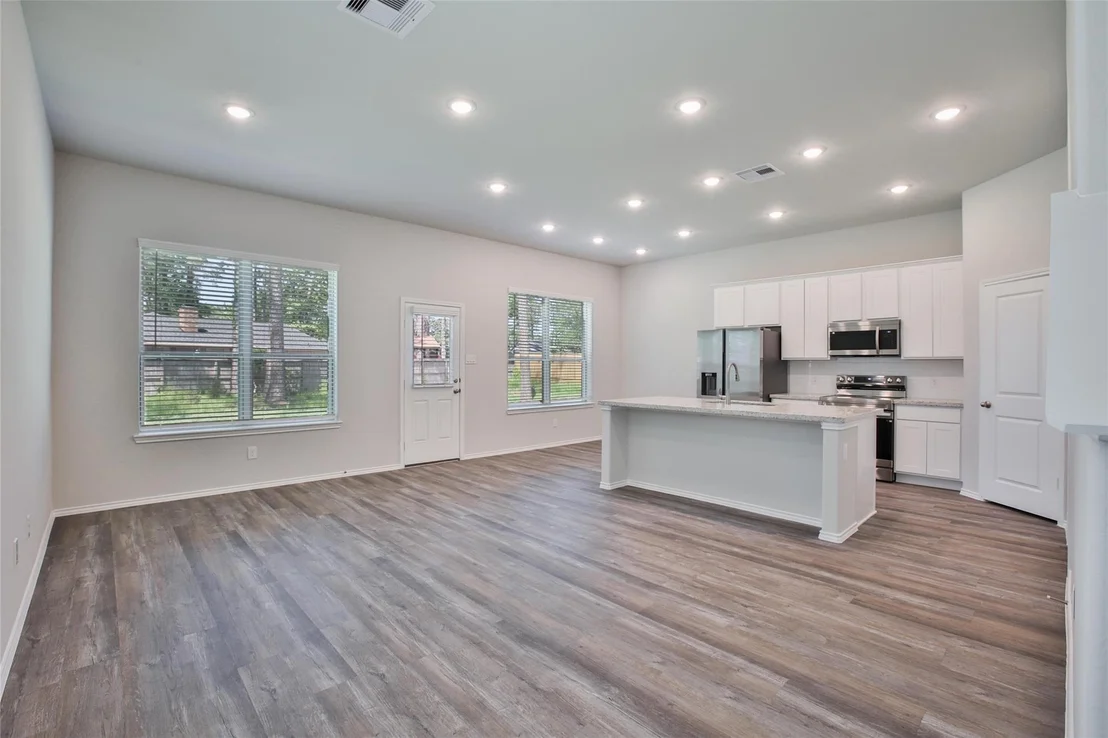 Photo of 1410 Glenoaks Drive
