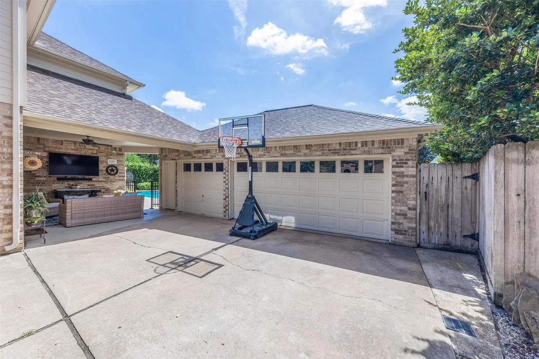 Photo of 1107 Flagmore Drive