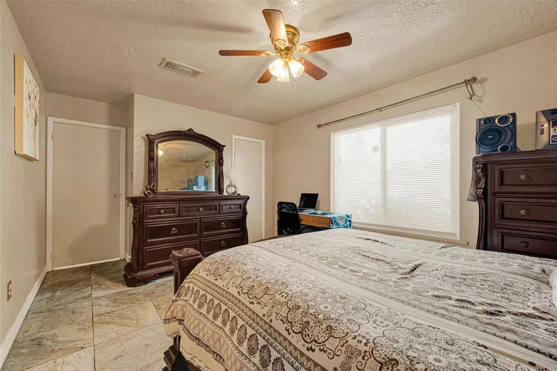 Photo of 14927 Sheffield Terrace