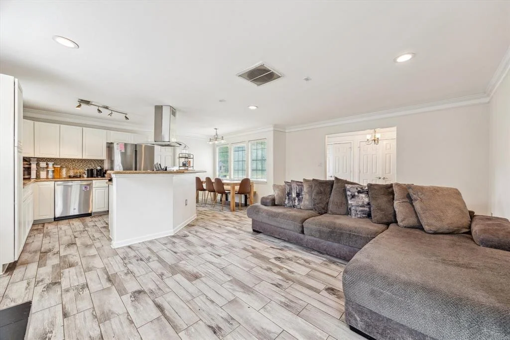 Photo of 3910 Dolphin Lane