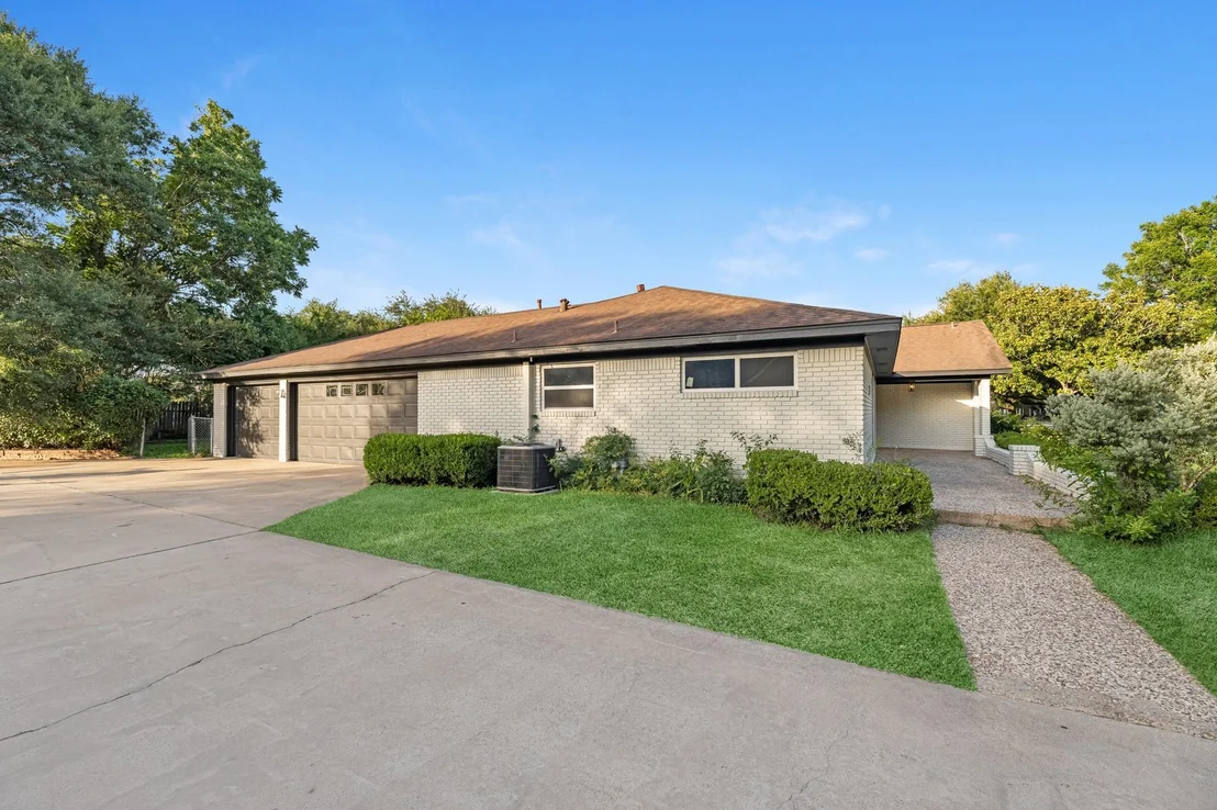 Photo of 213 Westview Drive