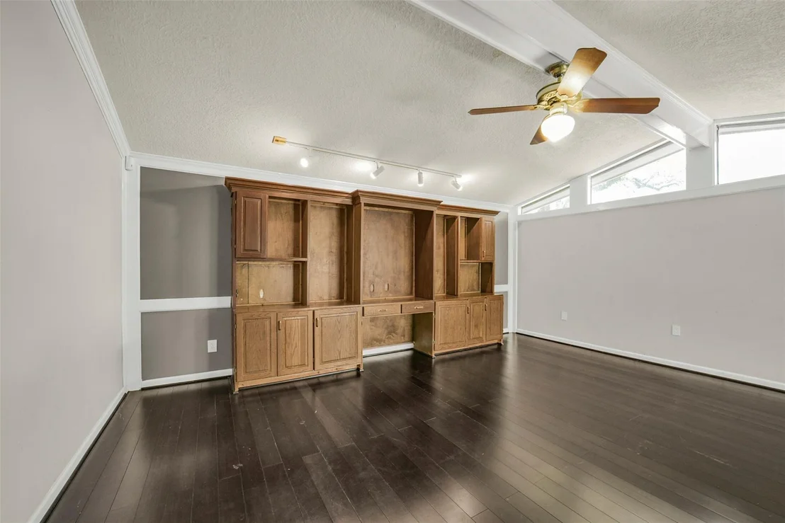 Photo of 5147 Beechnut Street