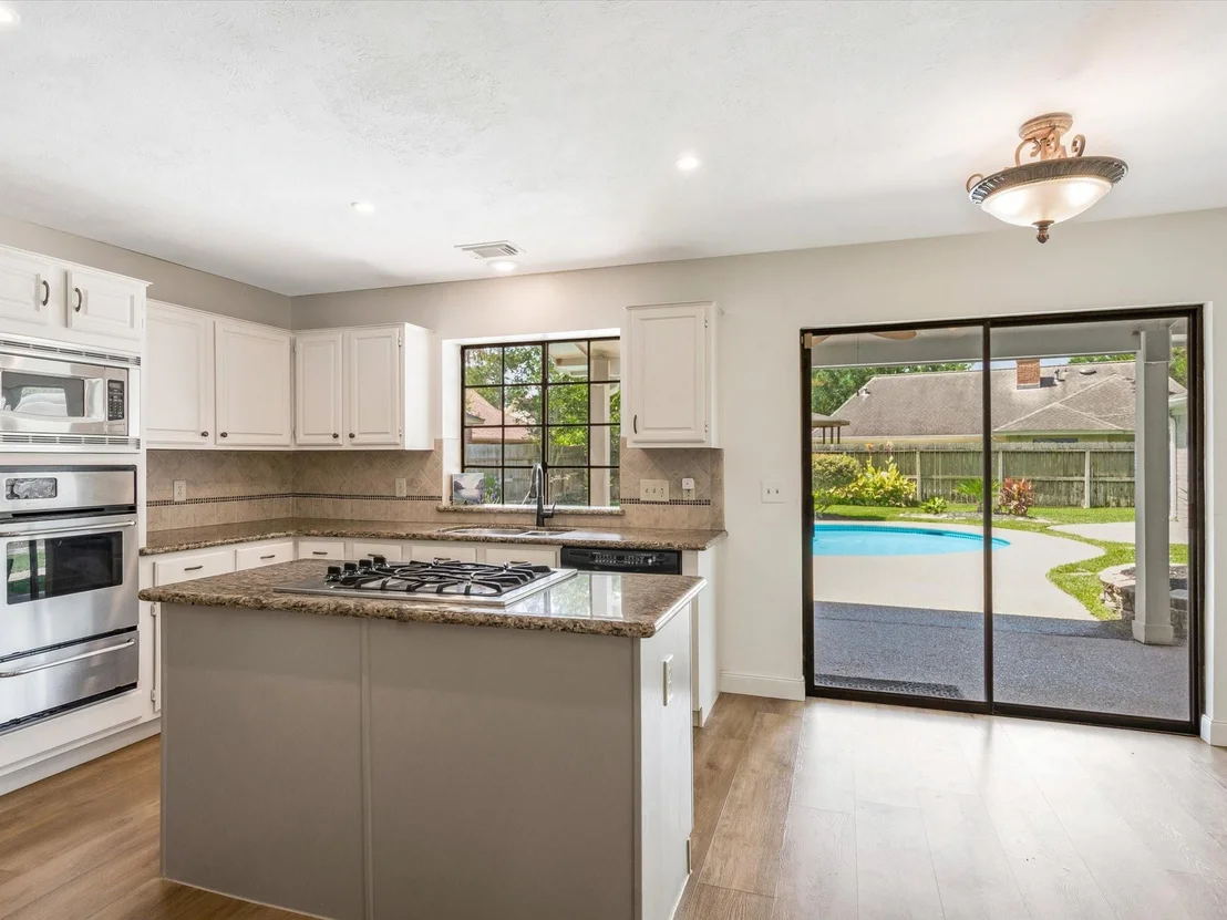 Photo of 22939 Provincial Boulevard