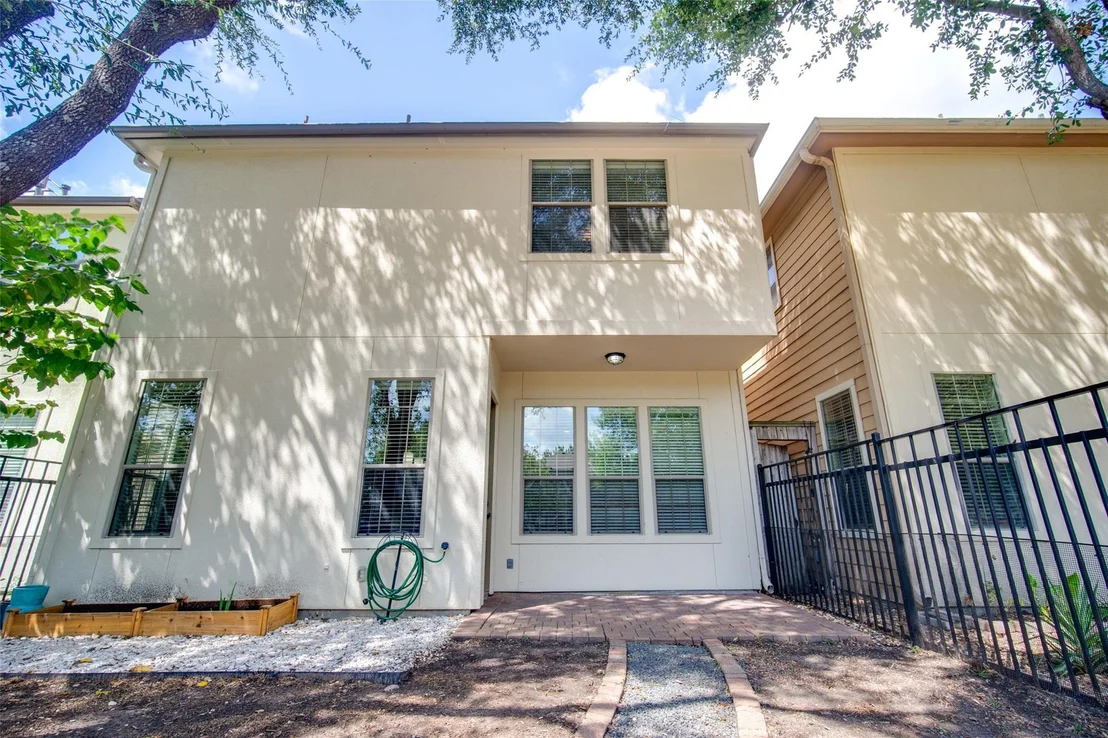 Photo of 9147 Lago Crest Drive