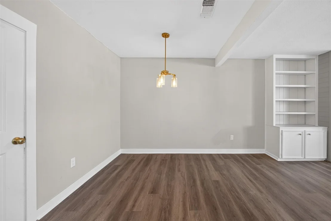 Photo of 920 Nottingham Drive