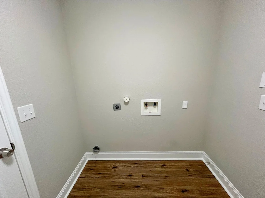 Photo of 7902 Masters Road