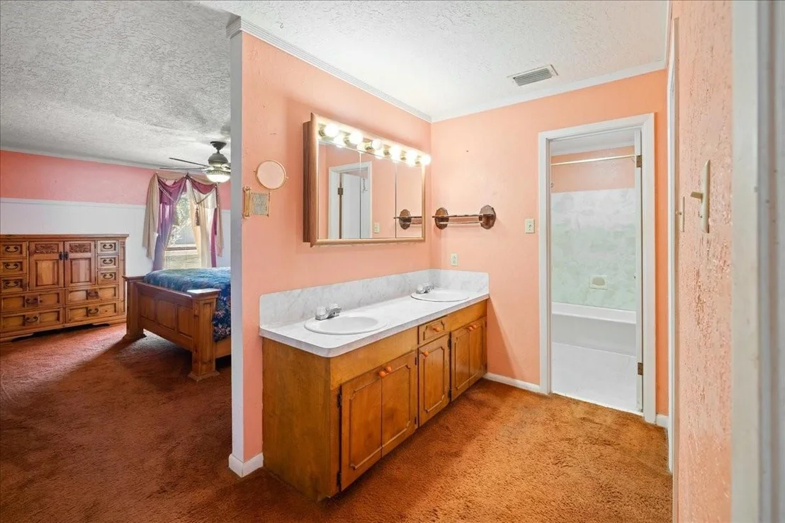 Photo of 642 Meadow Lane