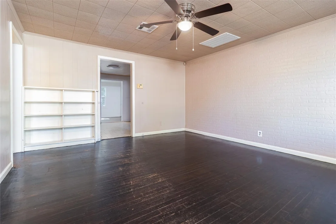 Photo of 4425 Harding Drive