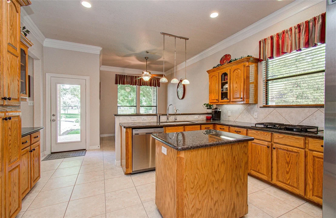 Photo of 805 Enchanted Oaks Drive