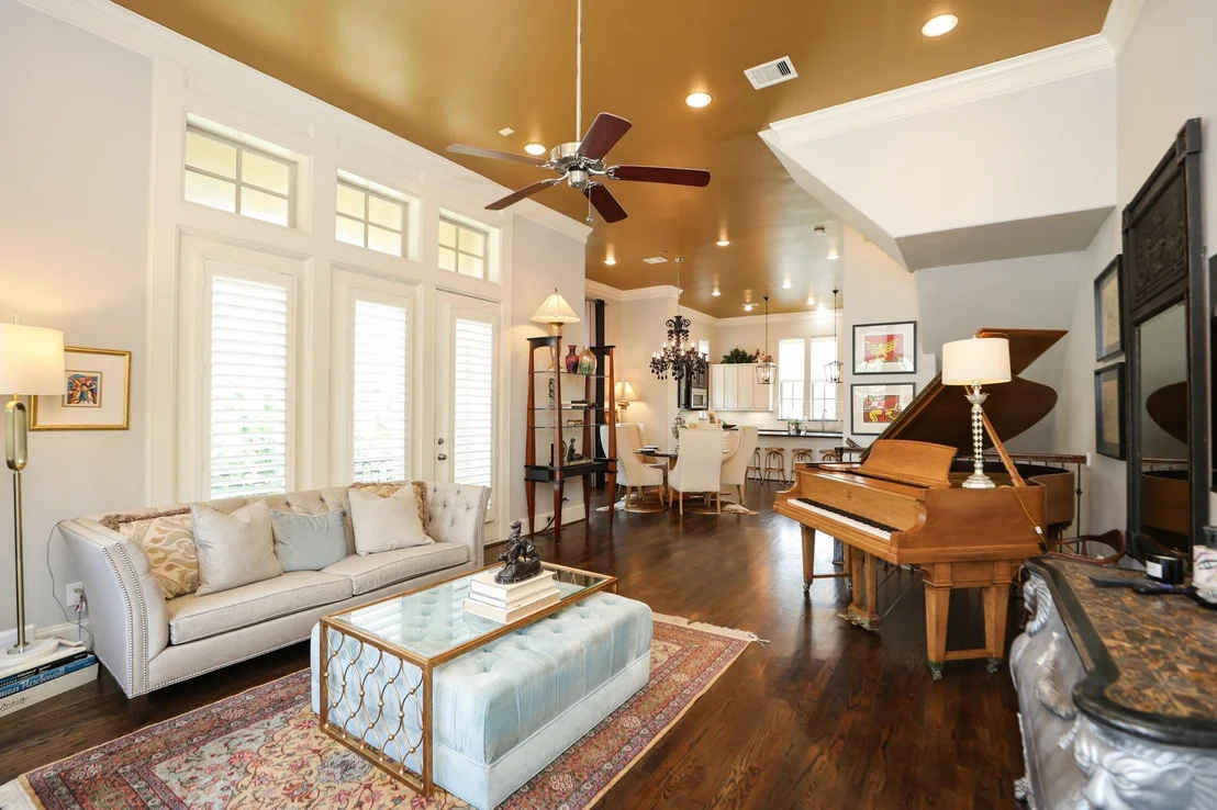 Photo of 10901 Upland Park