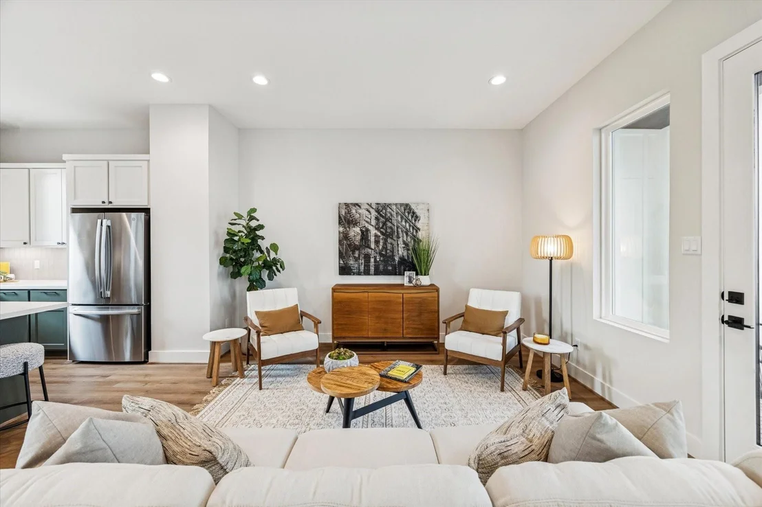 Photo of 526 Janisch Road
