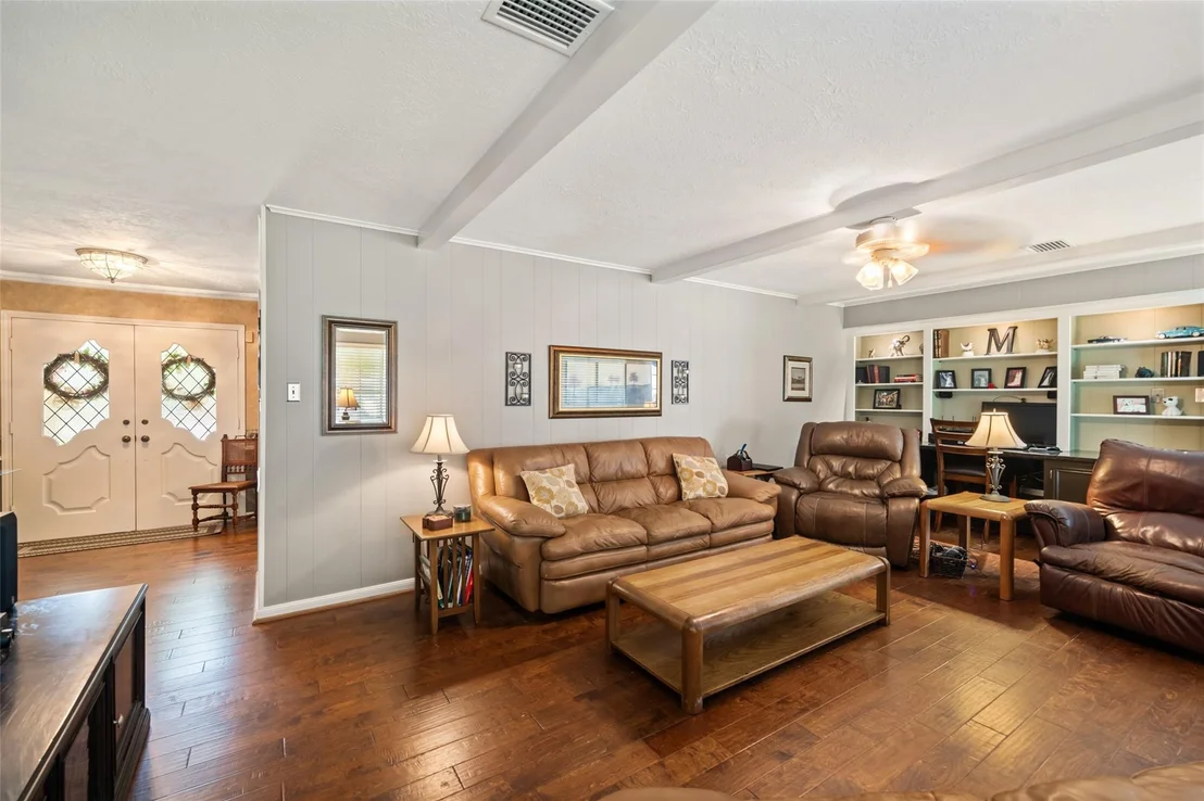 Photo of 715 Orleans Court