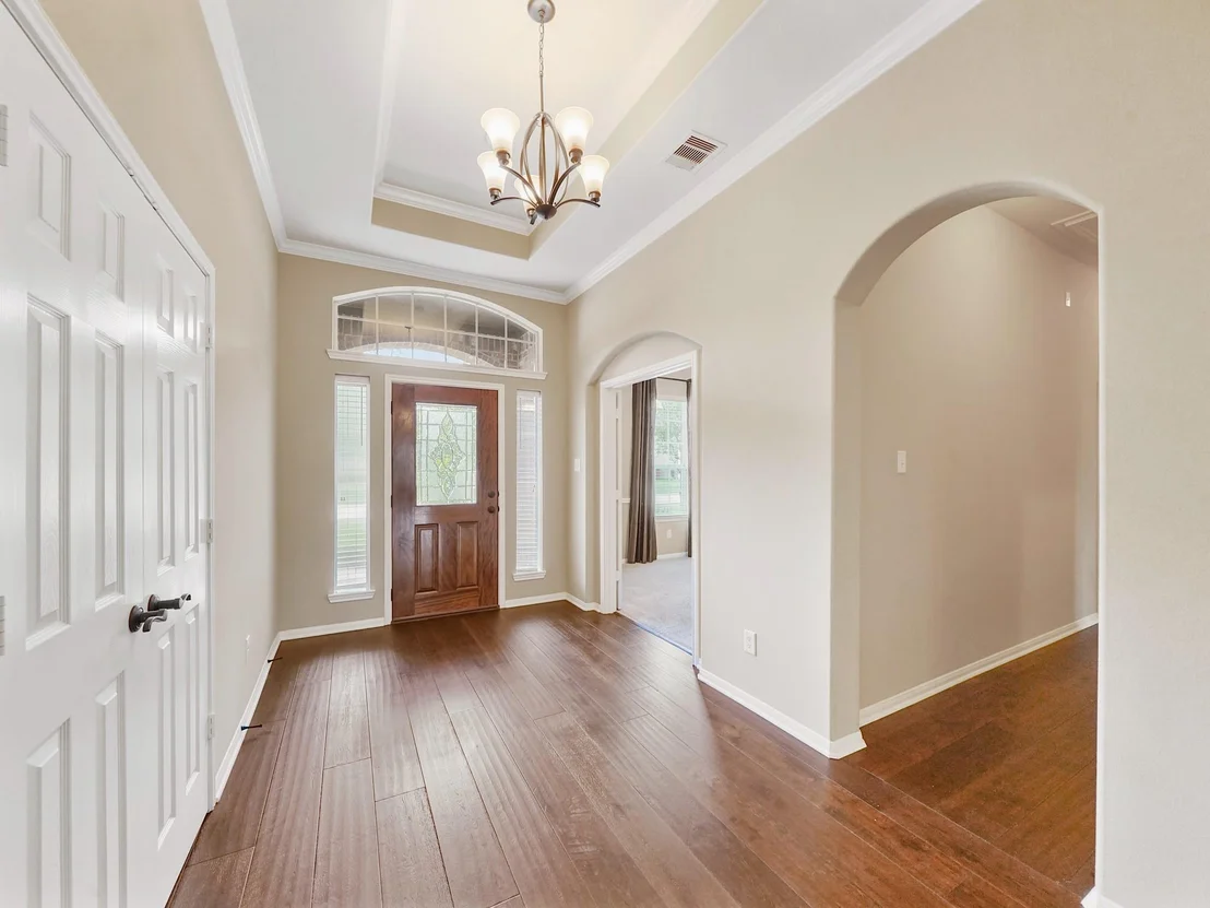 Photo of 22635 Pineleigh Court