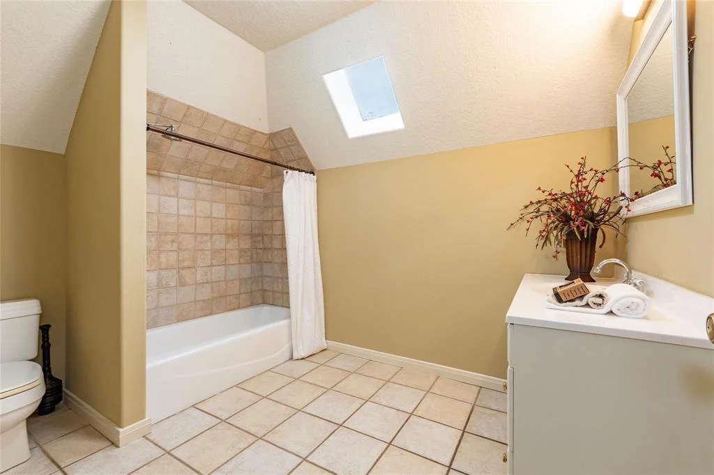 Photo of 2209 Oak Drive