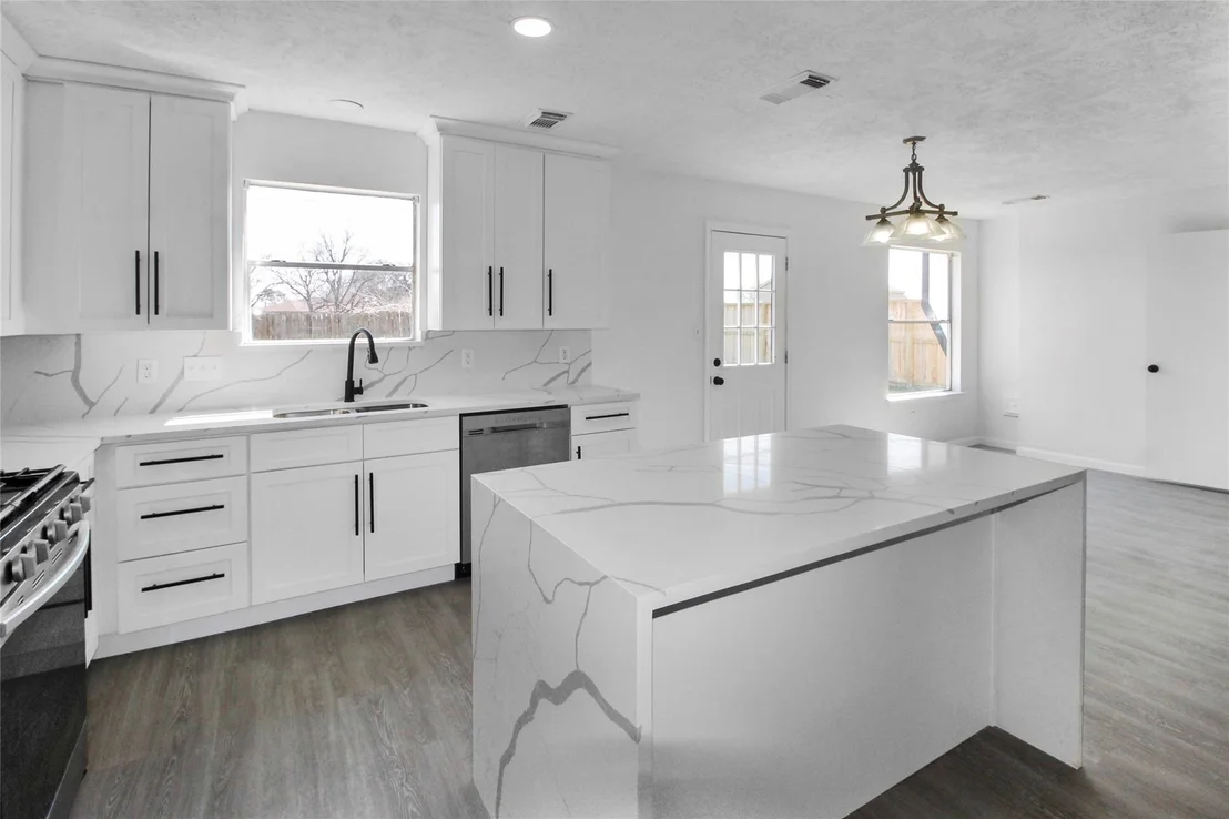 Photo of 511 Chaseway Drive