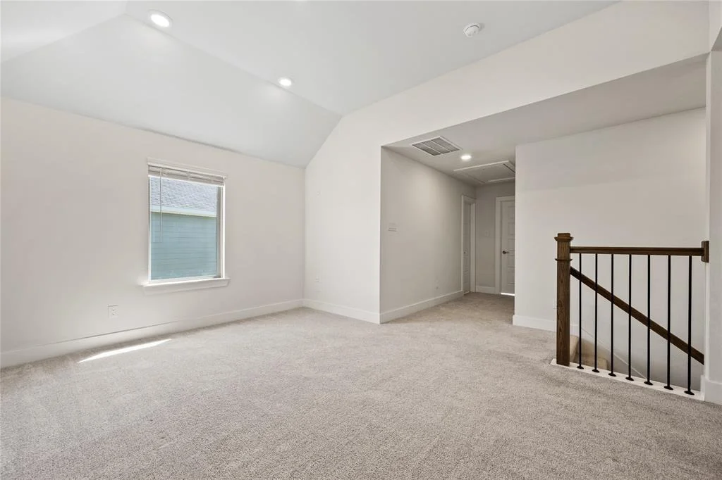 Photo of 10613 Whitejacket