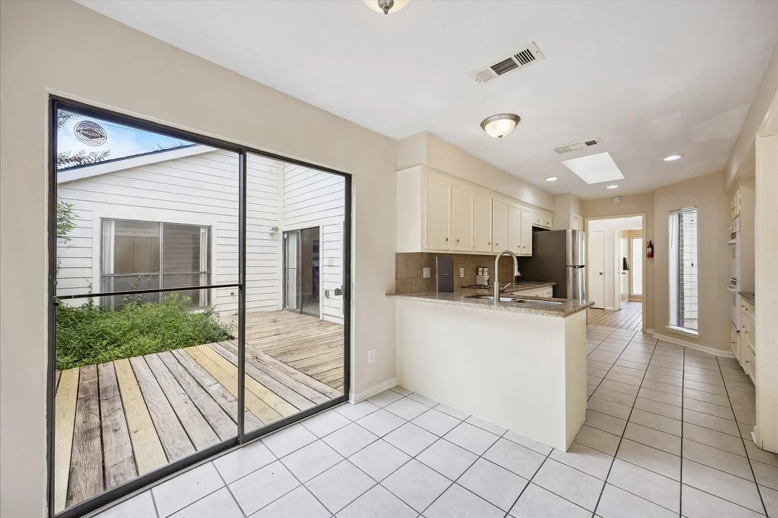 Photo of 8018 Cobblefield Lane