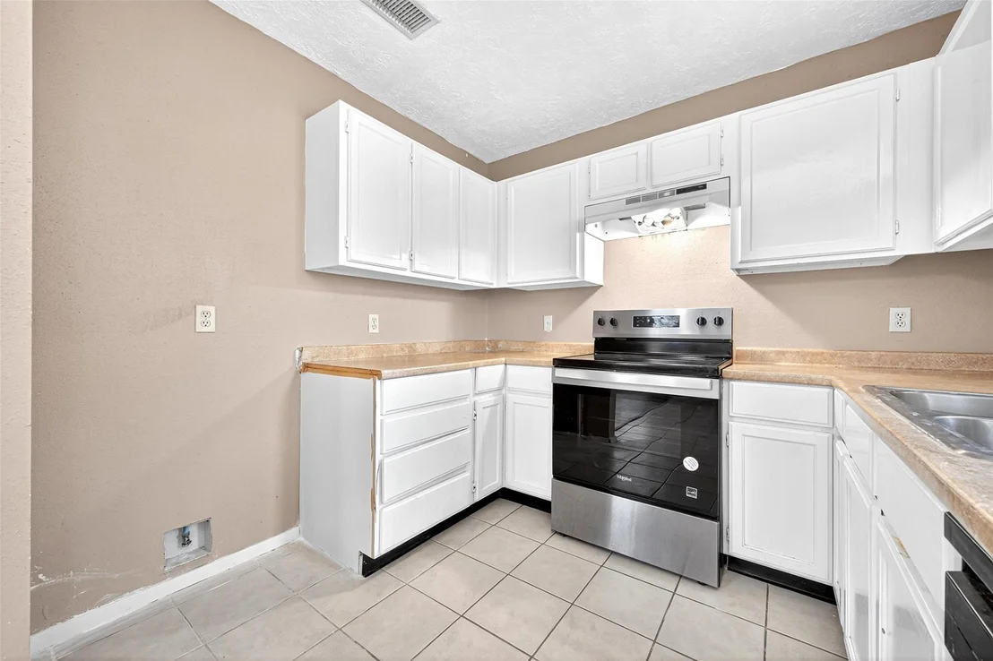 Photo of 6935 Foxbrook Drive