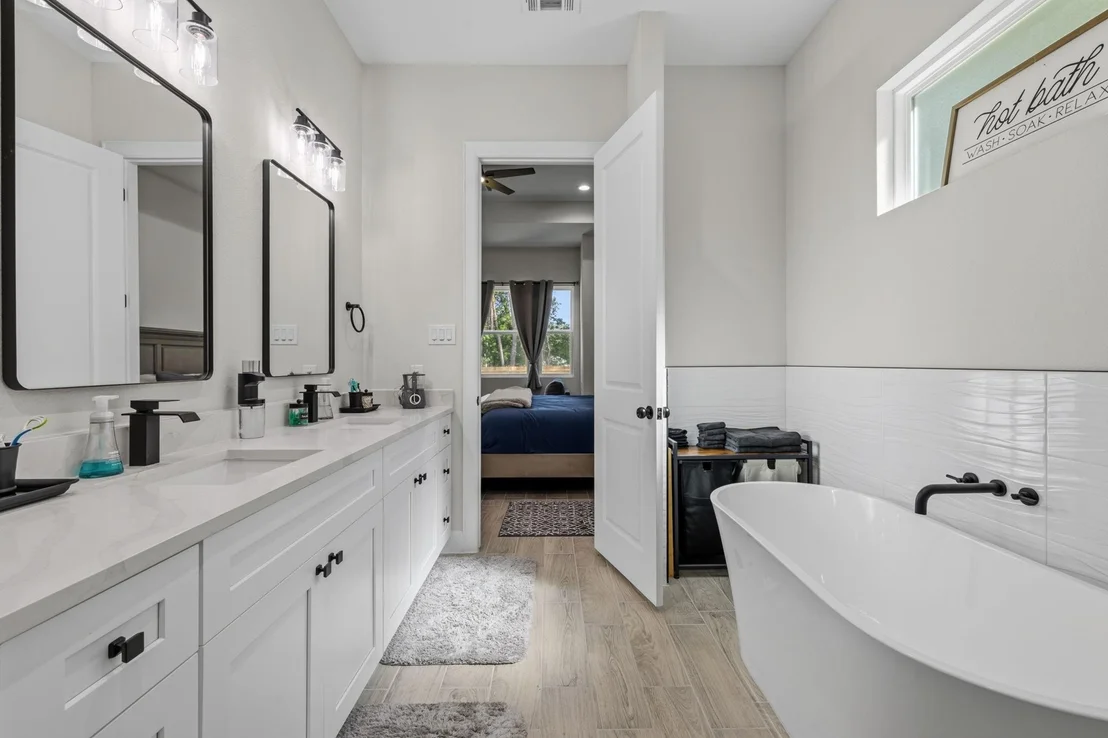 Photo of 2439 Centurian Circle