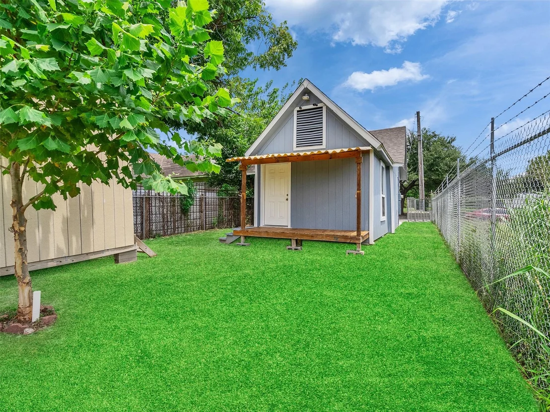 Photo of 5603 N Wayside Drive