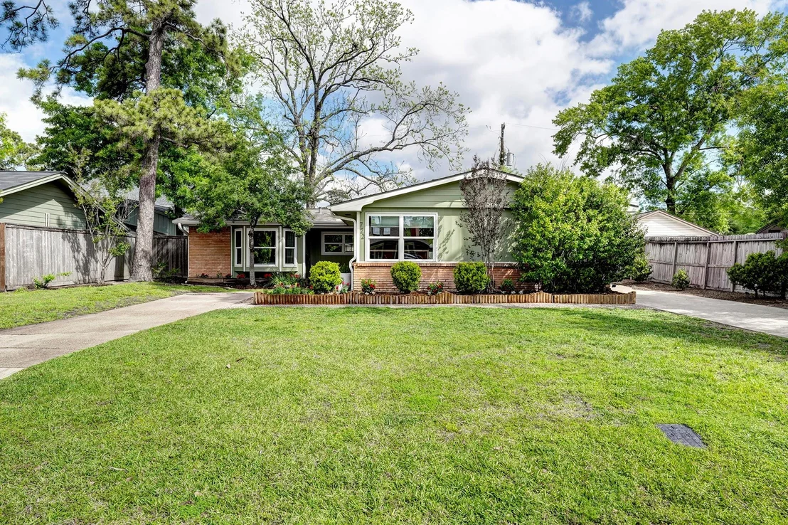 Photo of 722 Azaleadell Drive