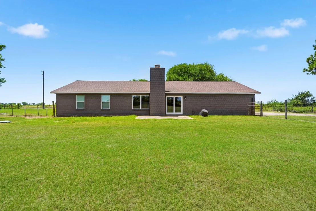 Photo of 2707 Straznicky Road