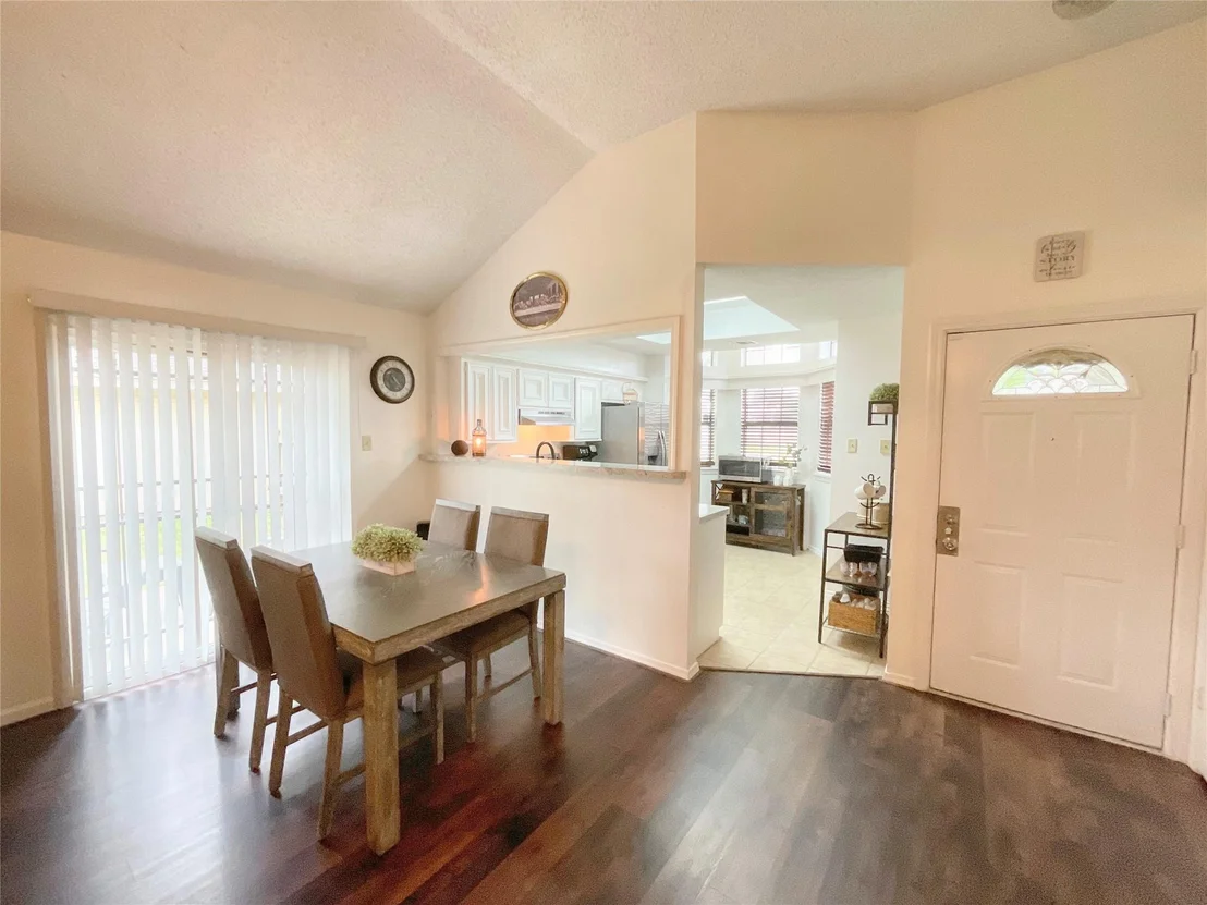 Photo of 1155 Holbech Lane