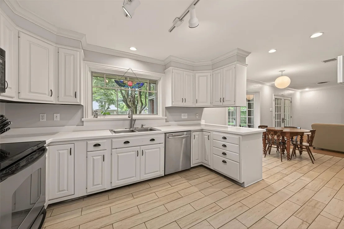 Photo of 10807 Oasis Drive