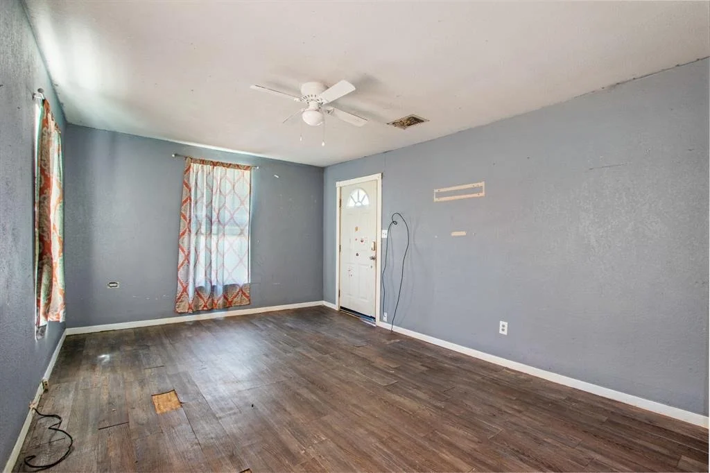 Photo of 100 E Austin Street
