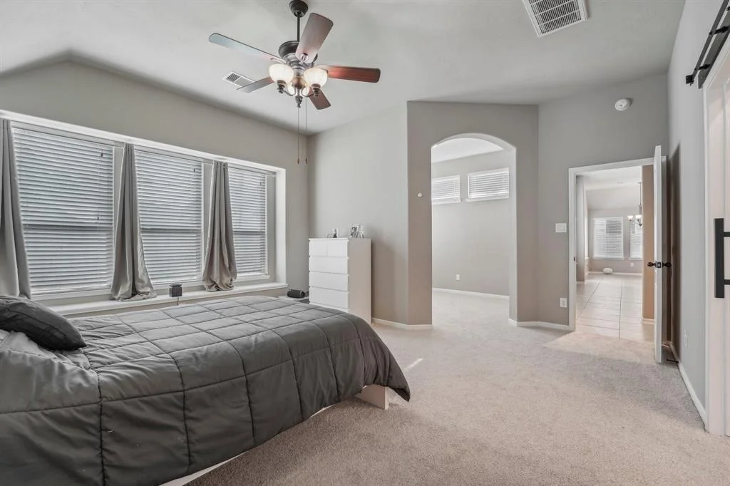 Photo of 2125 Mooncrest Drive