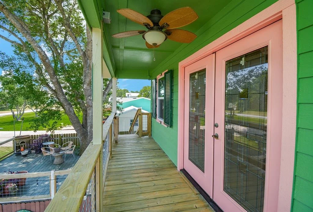 Photo of 2365 W Bayshore Drive