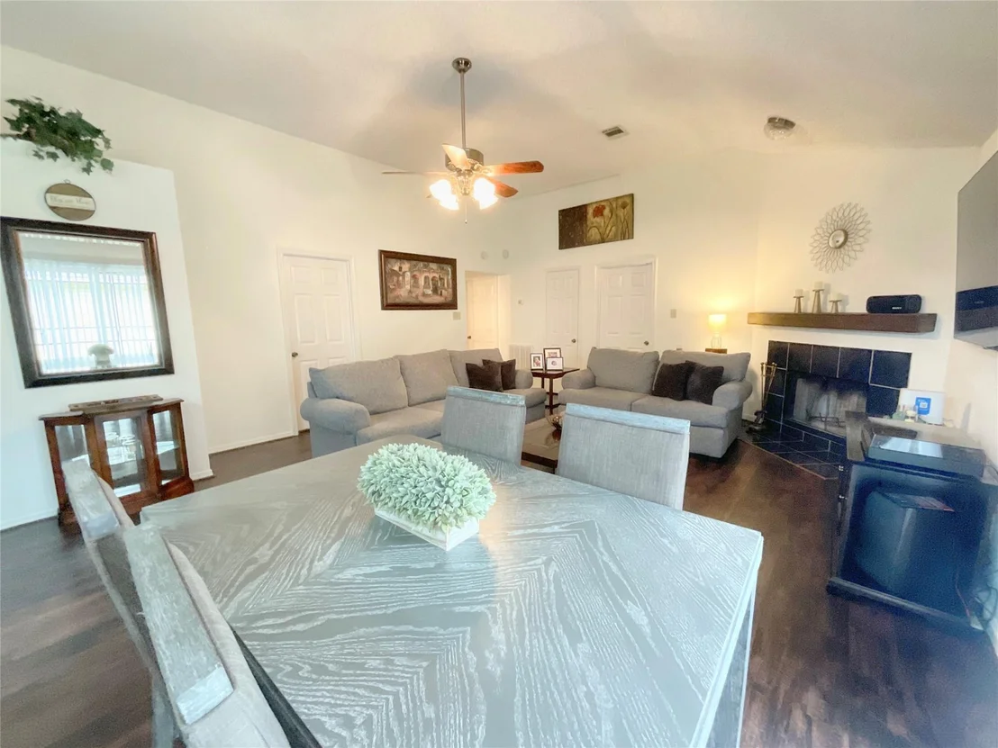 Photo of 1155 Holbech Lane