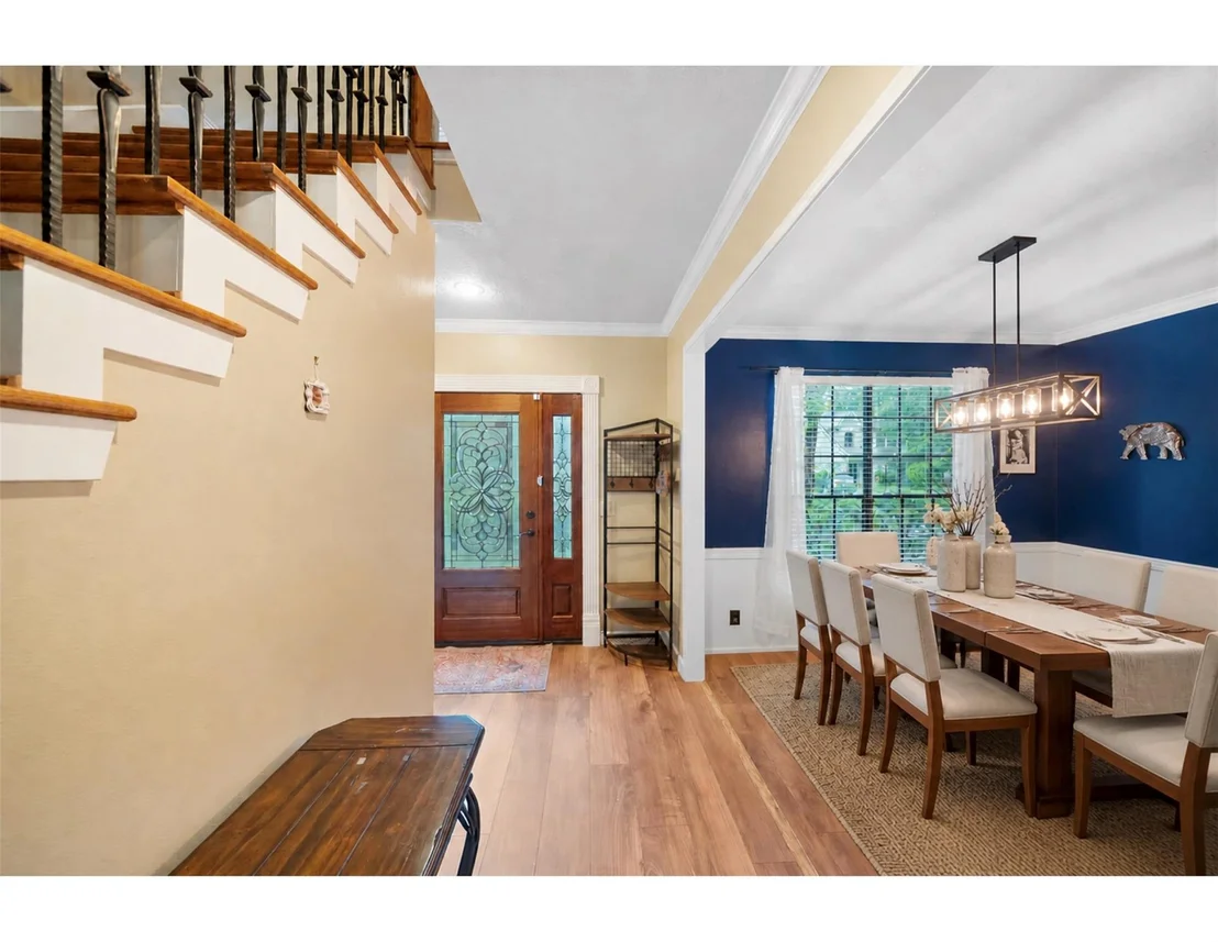 Photo of 84 E Stony End Place
