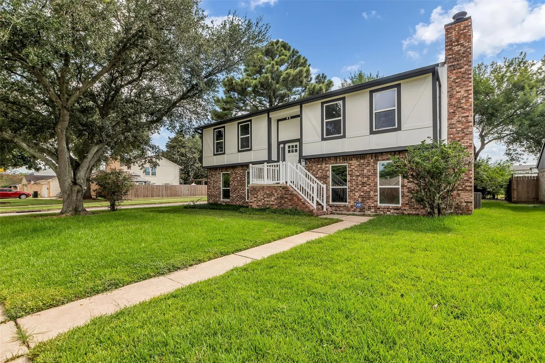 Photo of 16122 Pipers View Drive