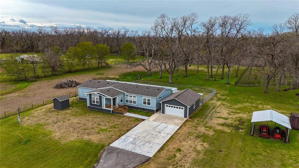 Photo of 6228 County Road 42