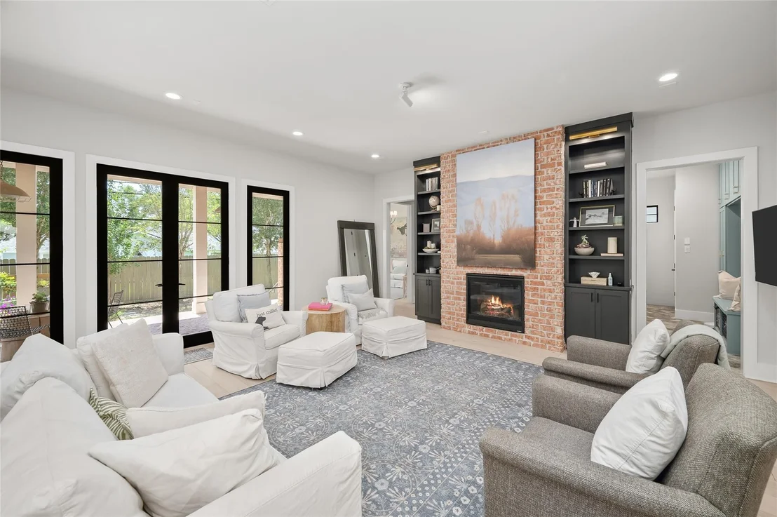 Photo of 2007 Gardenia Drive