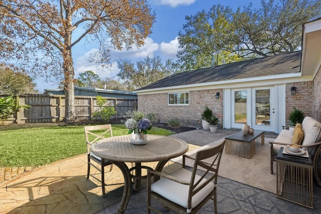 Photo of 9538 Meadowbriar Lane